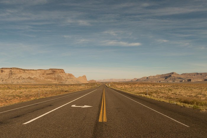 https://www.gazarphoto.com/files/gimgs/th-24_Utah-Monument-Valley-copy.jpg