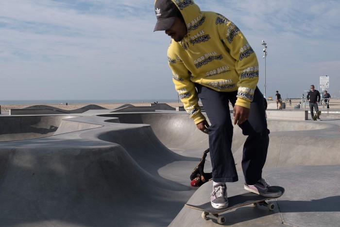 https://www.gazarphoto.com/files/gimgs/th-54_Skate27-copy.jpg