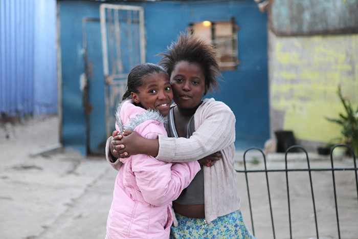 https://www.gazarphoto.com/files/gimgs/th-8_Girls-Hugging.jpg