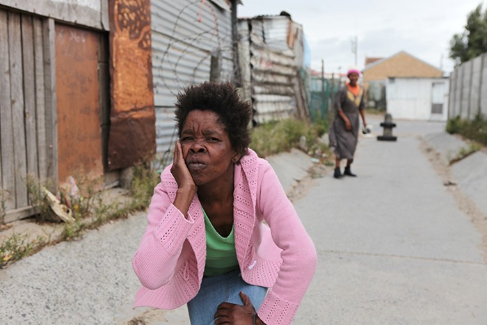 https://www.gazarphoto.com/files/gimgs/th-8_Woman-w-Hand2Face.jpg